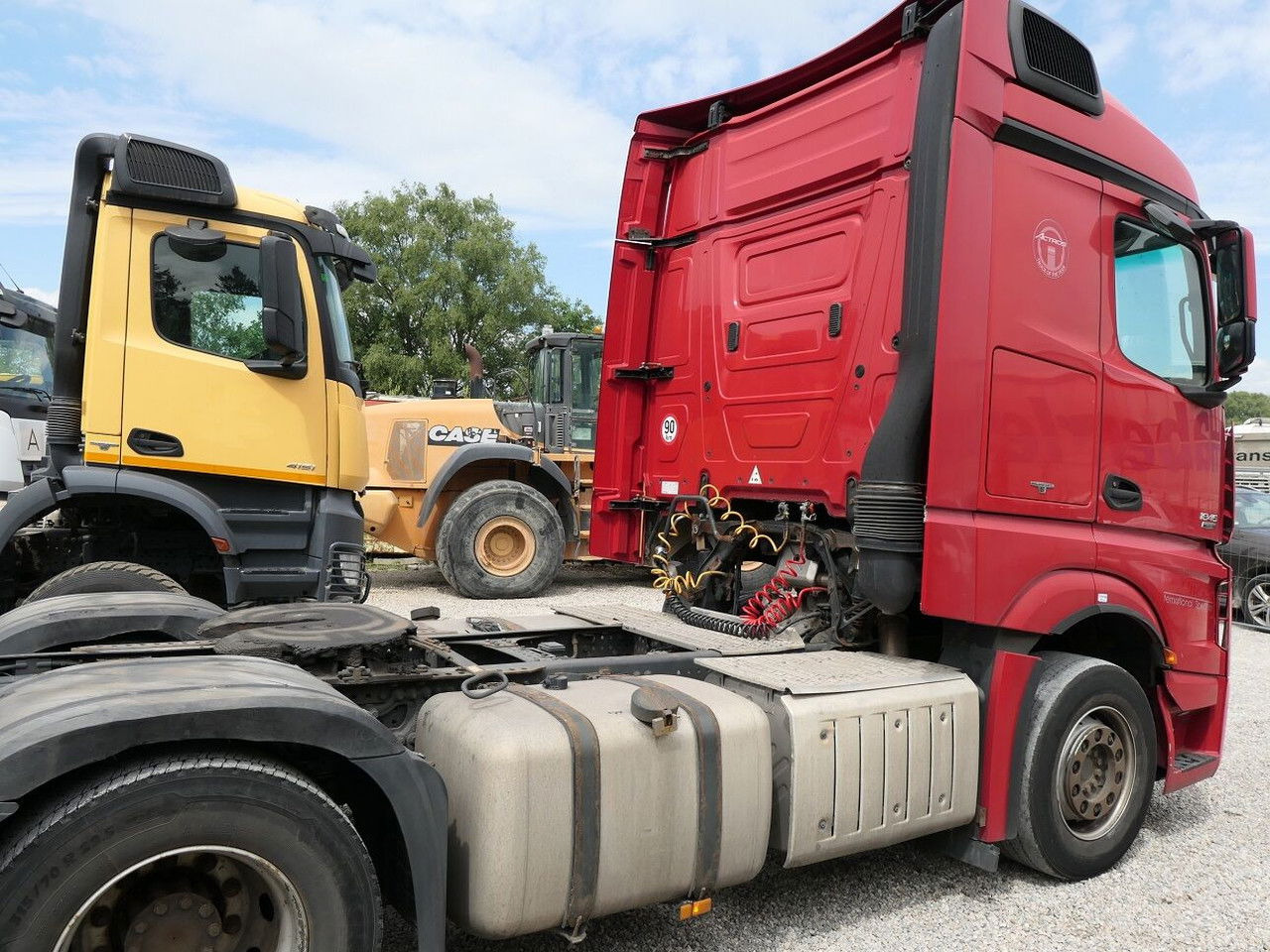 Mercedes-Benz Actros 1845 - شاحنة جرار: صور 5 Mercedes-Benz Actros 1845 - شاحنة جرار: صور 5