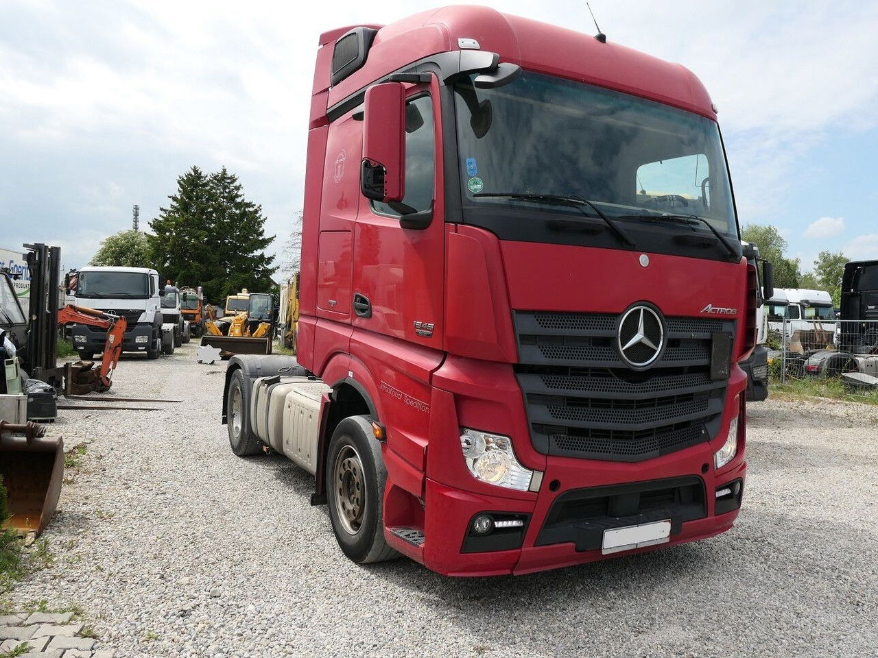 Mercedes-Benz Actros 1845 - شاحنة جرار: صور 4 Mercedes-Benz Actros 1845 - شاحنة جرار: صور 4