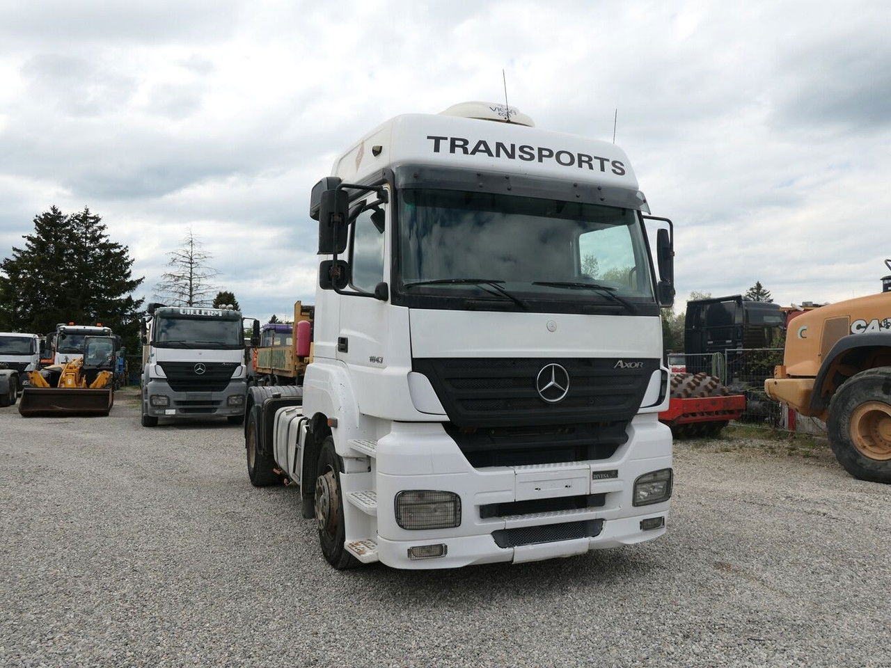 Mercedes-Benz Axor 1843 - شاحنة جرار: صور 1 Mercedes-Benz Axor 1843 - شاحنة جرار: صور 1