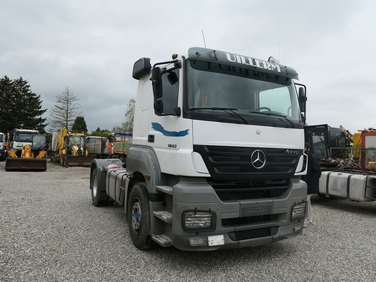 Mercedes-Benz Axor 1843 - شاحنة جرار: صور 4 Mercedes-Benz Axor 1843 - شاحنة جرار: صور 4