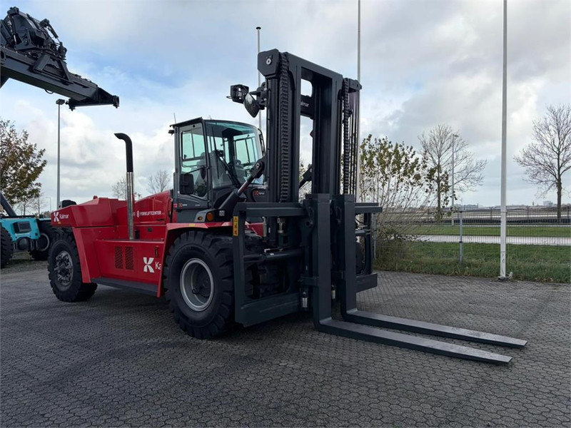 Kalmar DCG330-12 - رافعة شوكية ديزل: صور 3 Kalmar DCG330-12 - رافعة شوكية ديزل: صور 3