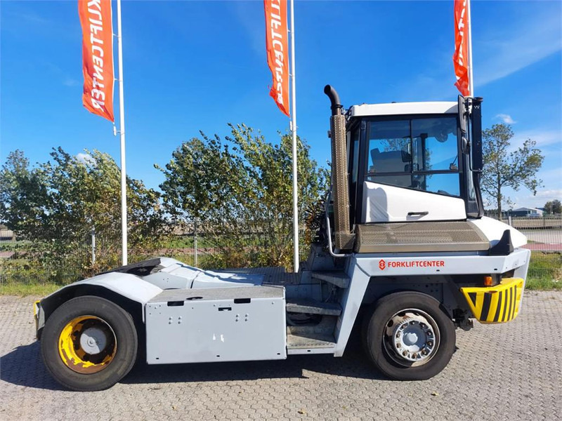 Terberg TT223 - جرارات صالات المطارات: صور 3 Terberg TT223 - جرارات صالات المطارات: صور 3