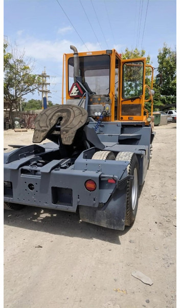 Terberg YT182 - جرارات صالات المطارات: صور 5 Terberg YT182 - جرارات صالات المطارات: صور 5