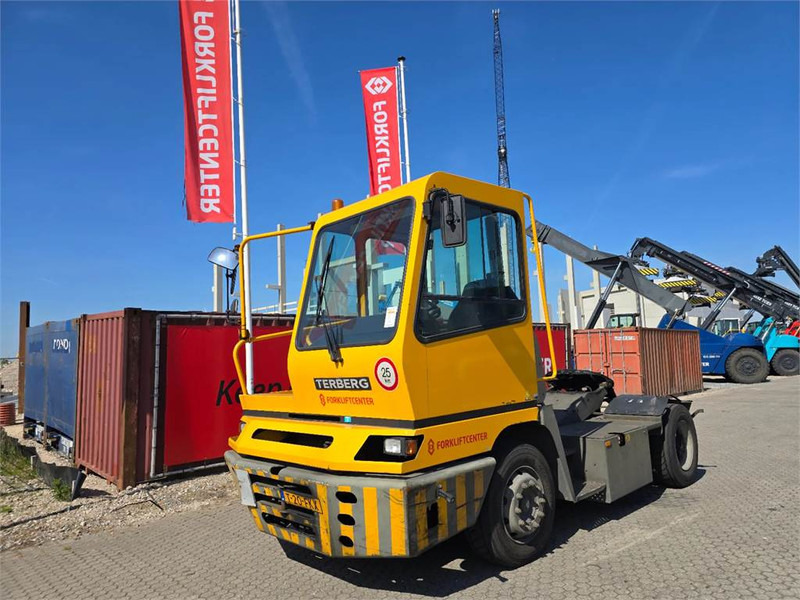 Terberg YT182 - جرارات صالات المطارات: صور 2 Terberg YT182 - جرارات صالات المطارات: صور 2