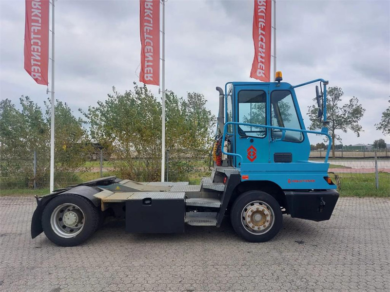 Terberg YT182 - جرارات صالات المطارات: صور 3 Terberg YT182 - جرارات صالات المطارات: صور 3