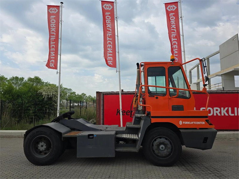 Terberg YT182 - جرارات صالات المطارات: صور 3 Terberg YT182 - جرارات صالات المطارات: صور 3