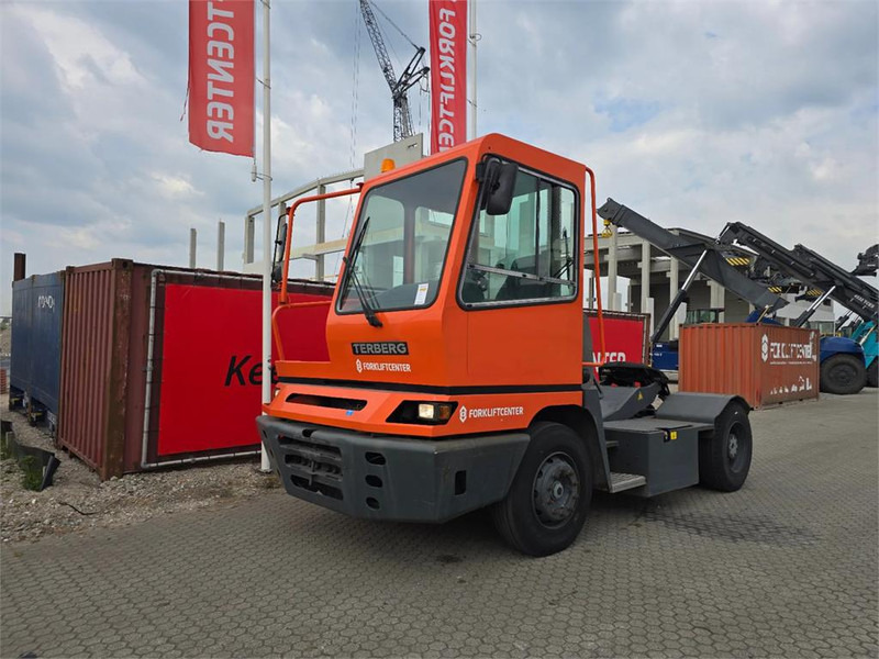 Terberg YT182 - جرارات صالات المطارات: صور 2 Terberg YT182 - جرارات صالات المطارات: صور 2