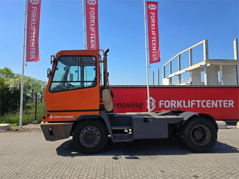 Terberg YT182 - جرارات صالات المطارات: صور 4 Terberg YT182 - جرارات صالات المطارات: صور 4