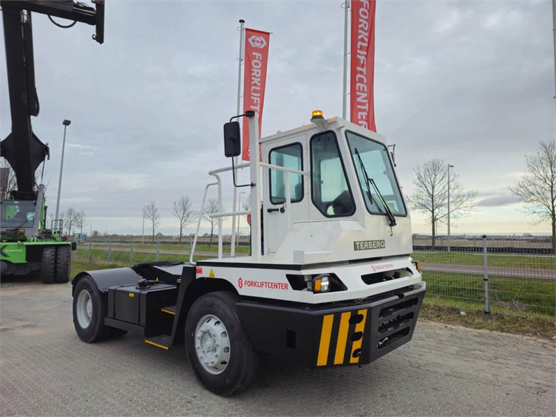 Terberg YT220 - جرارات صالات المطارات: صور 1 Terberg YT220 - جرارات صالات المطارات: صور 1
