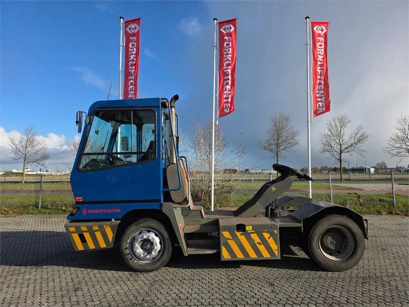 Terberg YT222 - جرارات صالات المطارات: صور 4 Terberg YT222 - جرارات صالات المطارات: صور 4