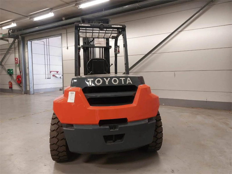 رافعة شوكية ديزل Toyota 8FD70F: صور 8