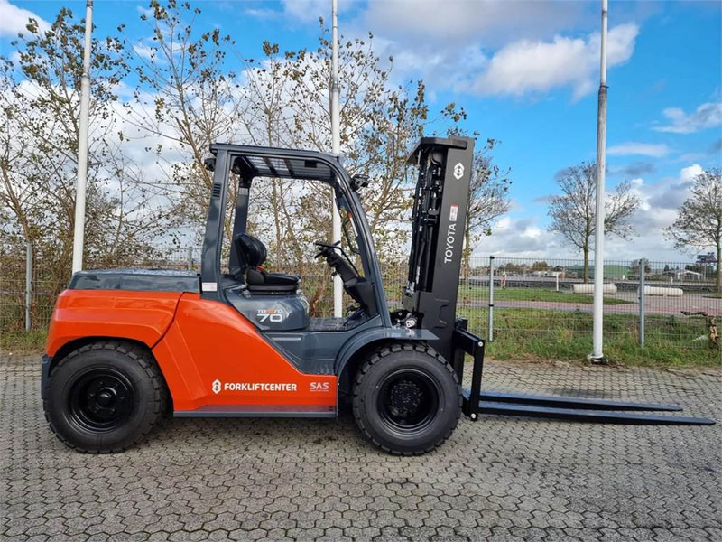 Toyota 8FD70F - رافعة شوكية ديزل: صور 1 Toyota 8FD70F - رافعة شوكية ديزل: صور 1