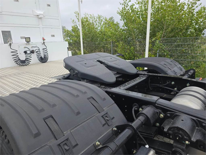 جرارات صالات المطارات WESTWELL Autonomous Q-Truck Q084D: صور 9