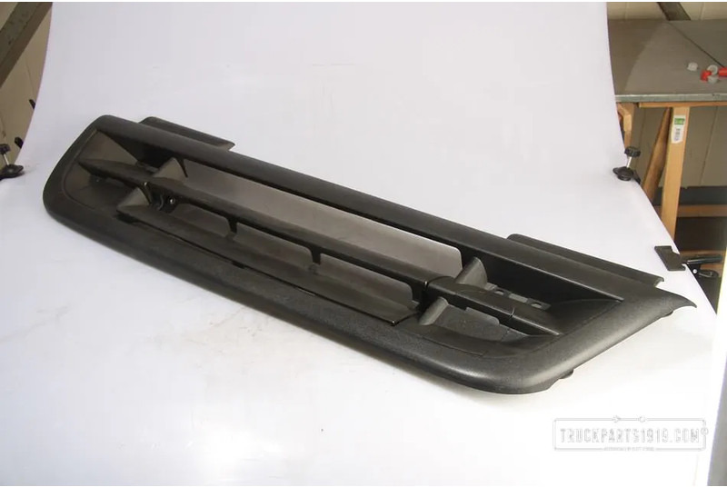 DAF 1375567 Grille onder CF85 - جلوپنجره - شاحنة: صور 1 DAF 1375567 Grille onder CF85 - جلوپنجره - شاحنة: صور 1