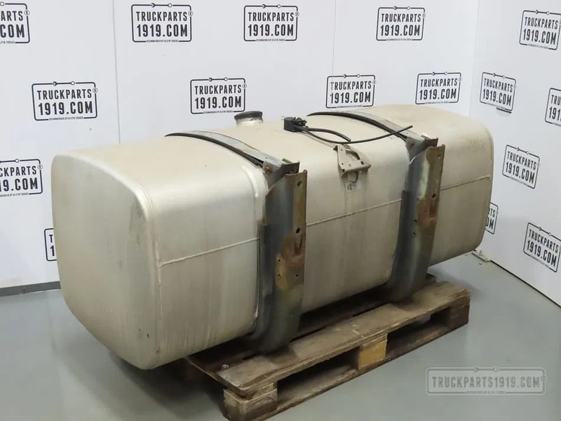 DAF 1681826 Brandstoftank + steunen 620L - خزان وقود - شاحنة: صور 2 DAF 1681826 Brandstoftank + steunen 620L - خزان وقود - شاحنة: صور 2