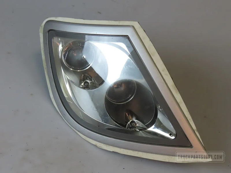 DAF 1784823 Skylight Re. DAF - مصباح الضباب - شاحنة: صور 1 DAF 1784823 Skylight Re. DAF - مصباح الضباب - شاحنة: صور 1