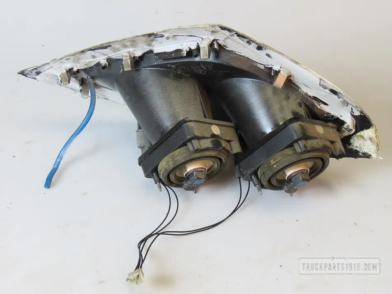 DAF 1784823 Skylight Re. DAF - مصباح الضباب - شاحنة: صور 2 DAF 1784823 Skylight Re. DAF - مصباح الضباب - شاحنة: صور 2