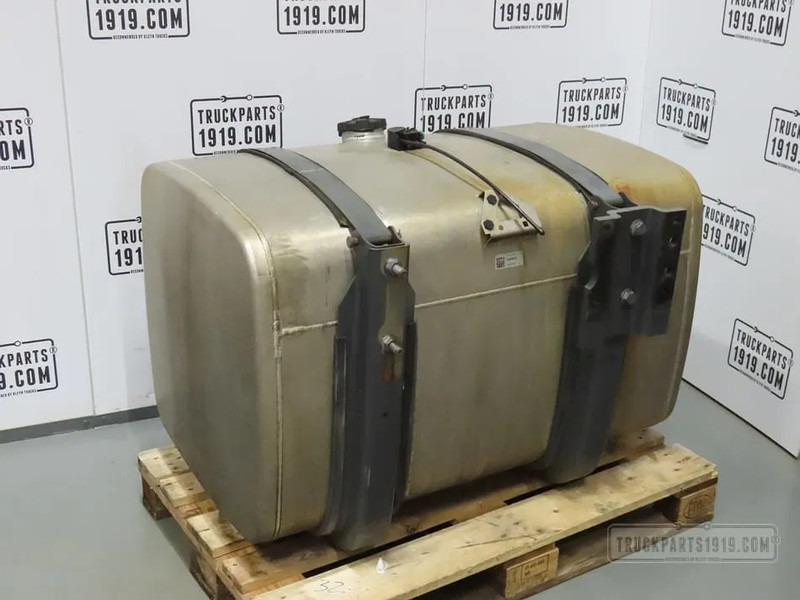 DAF 1949909 Brandstoftank + steunen 495L - خزان وقود - شاحنة: صور 2 DAF 1949909 Brandstoftank + steunen 495L - خزان وقود - شاحنة: صور 2