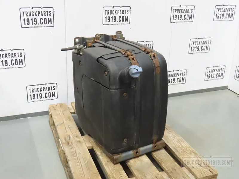 DAF 2303398 AdBlue tank DAF - نظام العادم - شاحنة: صور 1 DAF 2303398 AdBlue tank DAF - نظام العادم - شاحنة: صور 1