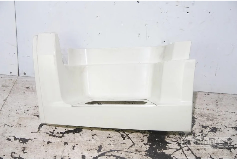 DAF Body & Chassis Parts Opstapbak Li. DAF CF 85 - خطوة جانبية - شاحنة: صور 1 DAF Body & Chassis Parts Opstapbak Li. DAF CF 85 - خطوة جانبية - شاحنة: صور 1