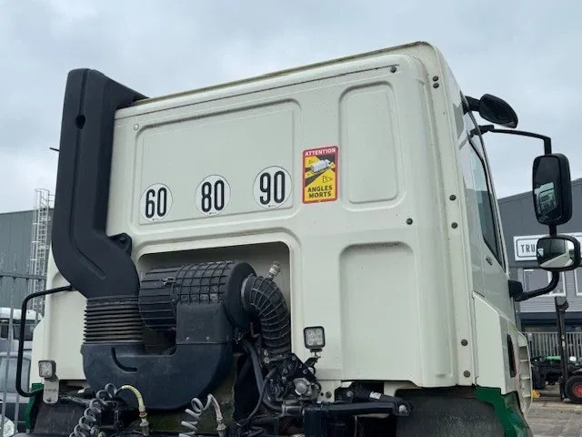 DAF CF Euro6 Cabine Compleet - الكابينة والداخلية - شاحنة: صور 4 DAF CF Euro6 Cabine Compleet - الكابينة والداخلية - شاحنة: صور 4