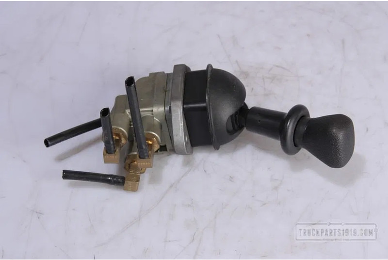 KNORR-BREMSE 2122584 Handremventiel - أجزاء الفرامل - شاحنة: صور 1 KNORR-BREMSE 2122584 Handremventiel - أجزاء الفرامل - شاحنة: صور 1