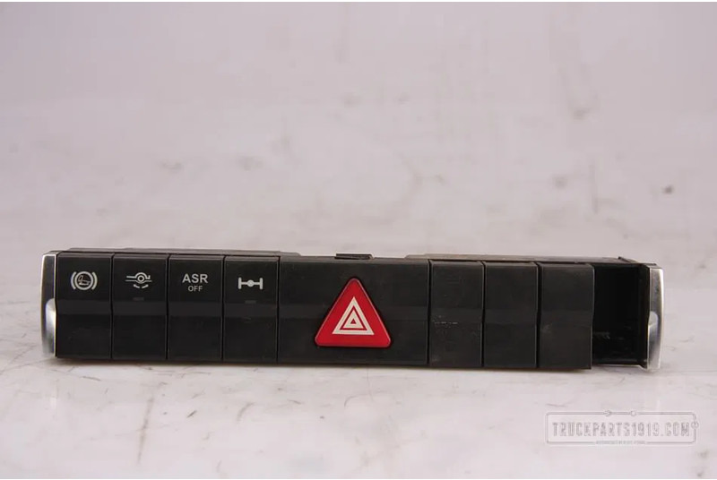 Mercedes-Benz MB A9605400346 | Paniekschakelaar MP4 - لوحة القيادة - شاحنة: صور 1 Mercedes-Benz MB A9605400346 | Paniekschakelaar MP4 - لوحة القيادة - شاحنة: صور 1