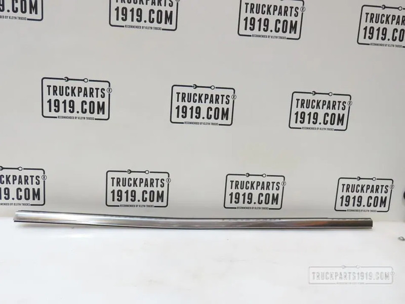 Scania 2557401 Sleeplijst Li. Scania - باب و قطع الغيار - شاحنة: صور 1 Scania 2557401 Sleeplijst Li. Scania - باب و قطع الغيار - شاحنة: صور 1