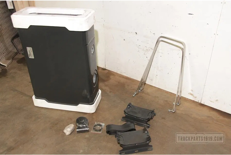 ZF NSOF0135086RC00 Hydr. tank achter cab 135 Ltr - علم السوائل المتحركة - شاحنة: صور 3 ZF NSOF0135086RC00 Hydr. tank achter cab 135 Ltr - علم السوائل المتحركة - شاحنة: صور 3