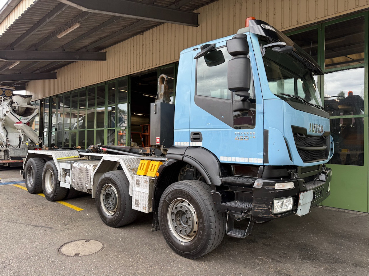IVECO 340T45 Trakker 8x4 - شاحنة ذات الخطاف: صور 1 IVECO 340T45 Trakker 8x4 - شاحنة ذات الخطاف: صور 1