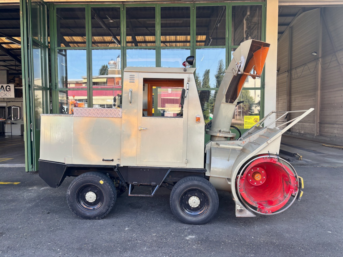 Marke Rolba R200 - سيارة بلدية: صور 4 Marke Rolba R200 - سيارة بلدية: صور 4