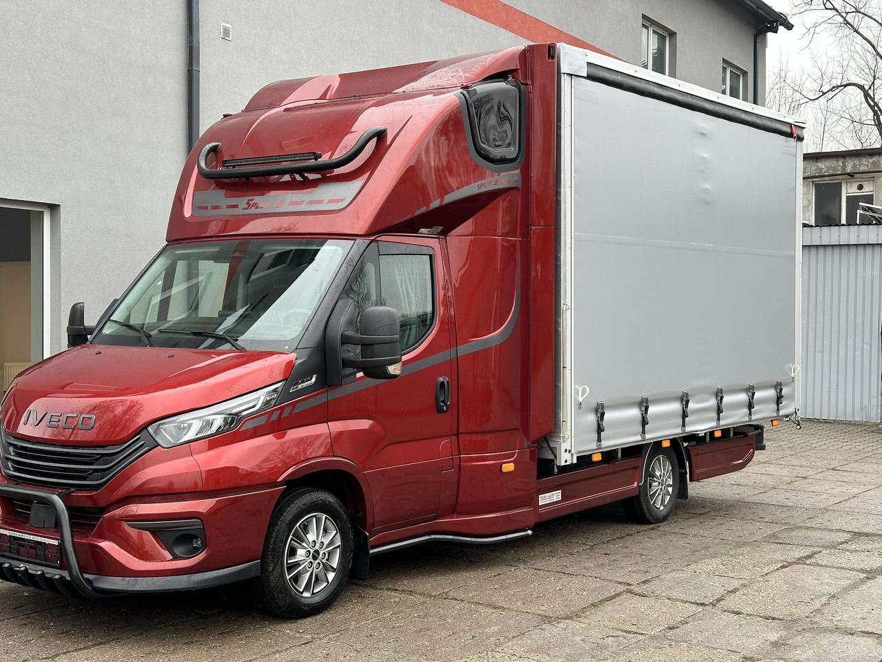 IVECO 35S18 A8 - الشاحنات الصغيرة ستائر, الشاحنات الصغيرة كابينة مزدوجة: صور 4 IVECO 35S18 A8 - الشاحنات الصغيرة ستائر, الشاحنات الصغيرة كابينة مزدوجة: صور 4