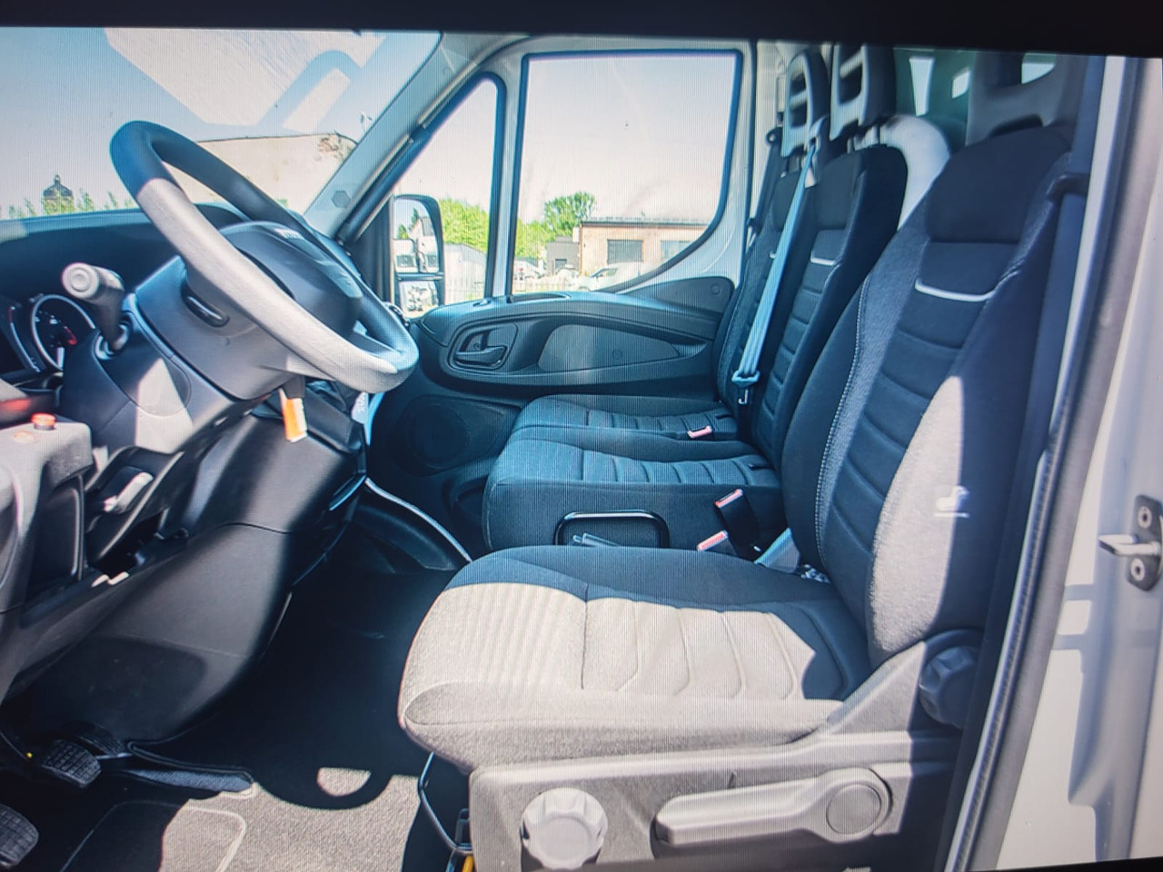 Iveco Daily 70 C18 Pritsche-Plane BÃR - الشاحنات الصغيرة ستائر: صور 4 Iveco Daily 70 C18 Pritsche-Plane BÃR - الشاحنات الصغيرة ستائر: صور 4