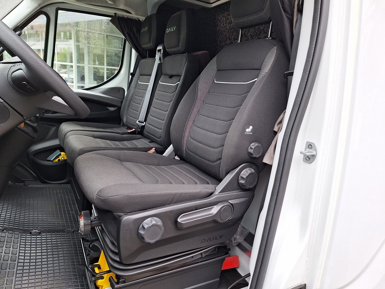 Iveco Daily 70C18A8 Backsleeper BÄR - الشاحنات الصغيرة ستائر: صور 3 Iveco Daily 70C18A8 Backsleeper BÄR - الشاحنات الصغيرة ستائر: صور 3