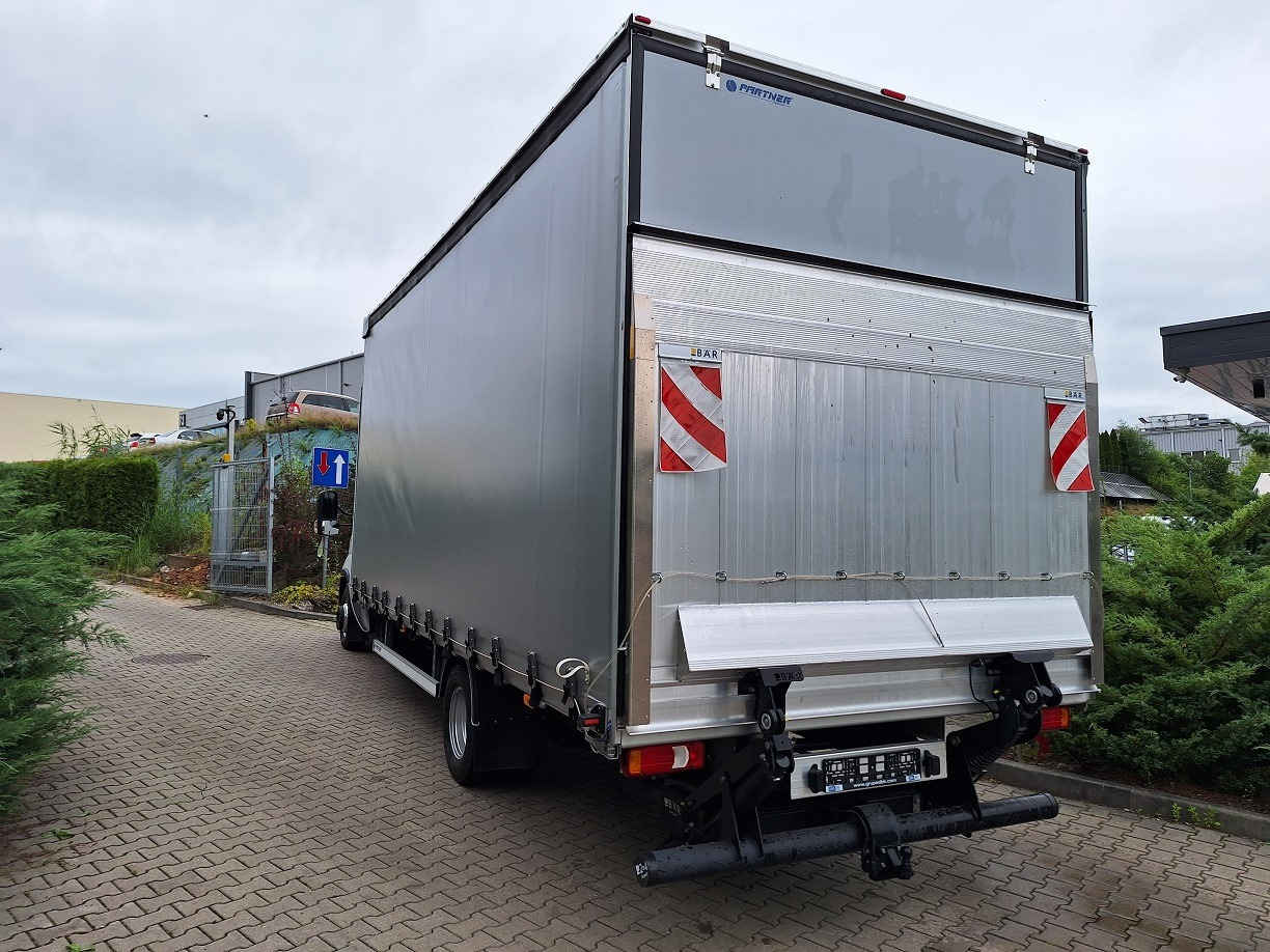 Iveco Daily 70C18A8 Backsleeper BÄR - الشاحنات الصغيرة ستائر: صور 2 Iveco Daily 70C18A8 Backsleeper BÄR - الشاحنات الصغيرة ستائر: صور 2