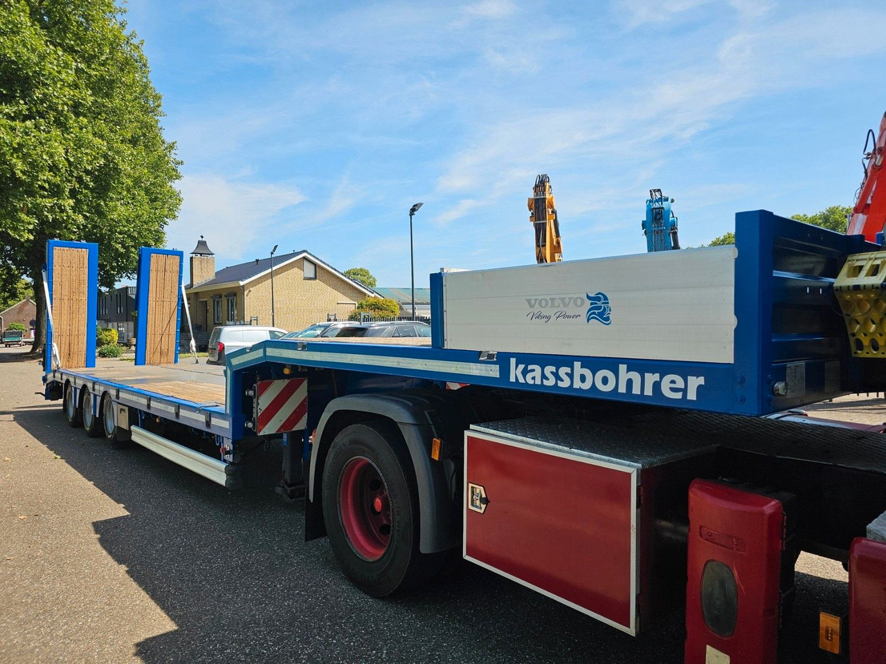 Kässbohrer LB3E Semie Tieflader Mit Rampen - عربة مسطحة منخفضة نصف مقطورة: صور 3 Kässbohrer LB3E Semie Tieflader Mit Rampen - عربة مسطحة منخفضة نصف مقطورة: صور 3
