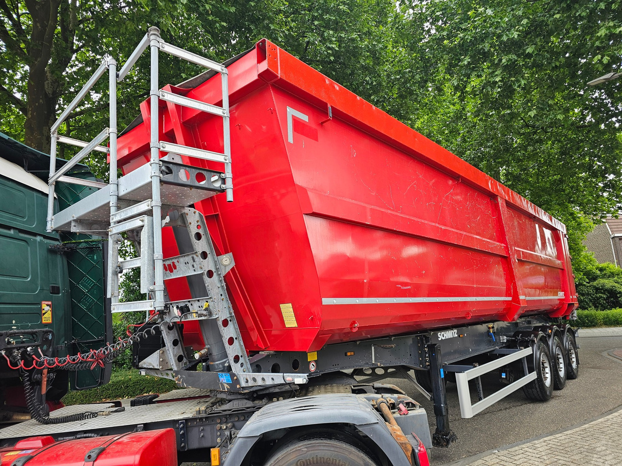 Schmitz SGF-S3 Scraptipper 55 M3 - قلابة نصف مقطورة: صور 5 Schmitz SGF-S3 Scraptipper 55 M3 - قلابة نصف مقطورة: صور 5