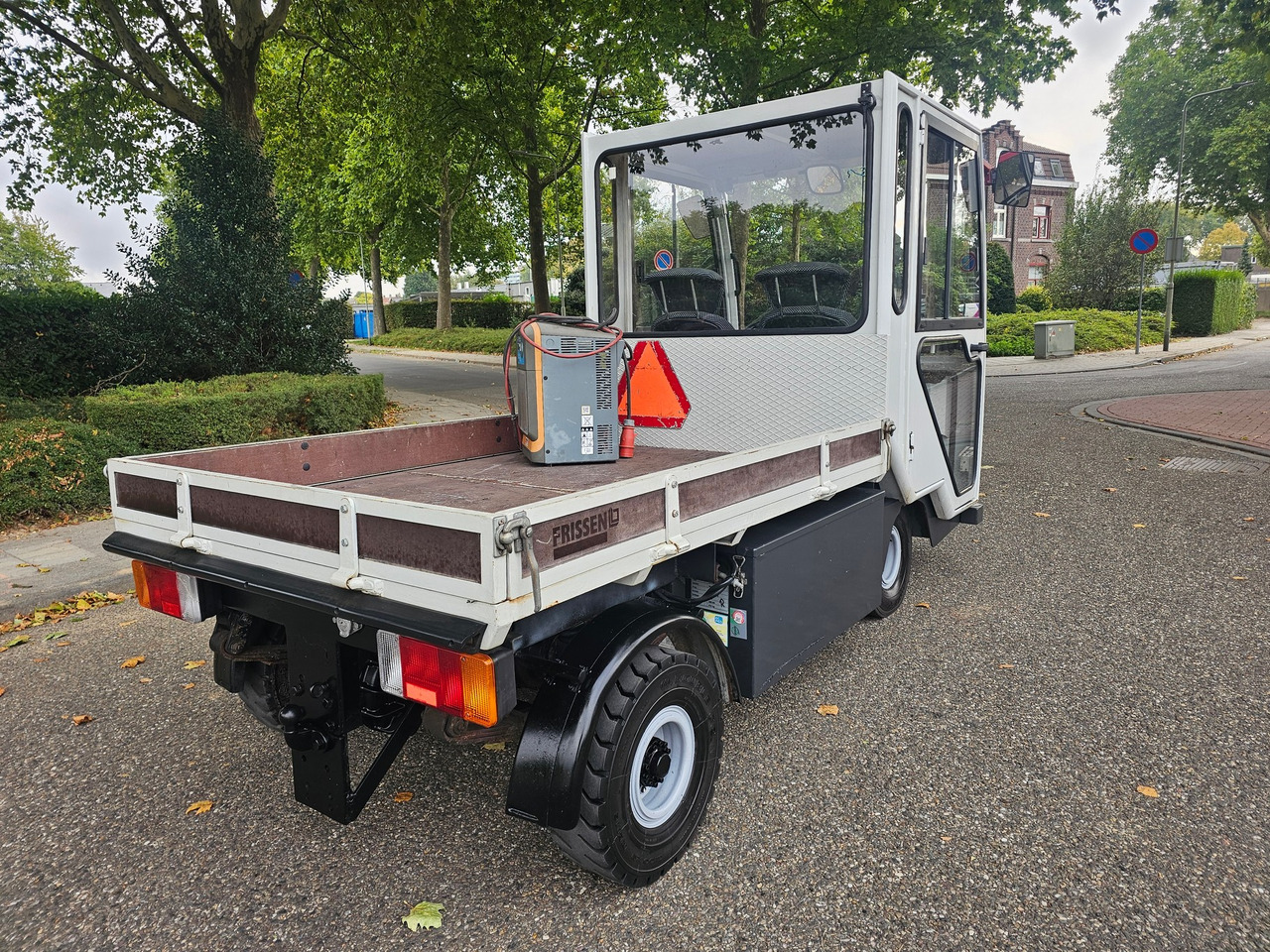 Simai PE20 LL - جرار السحب الكهربائي: صور 4 Simai PE20 LL - جرار السحب الكهربائي: صور 4