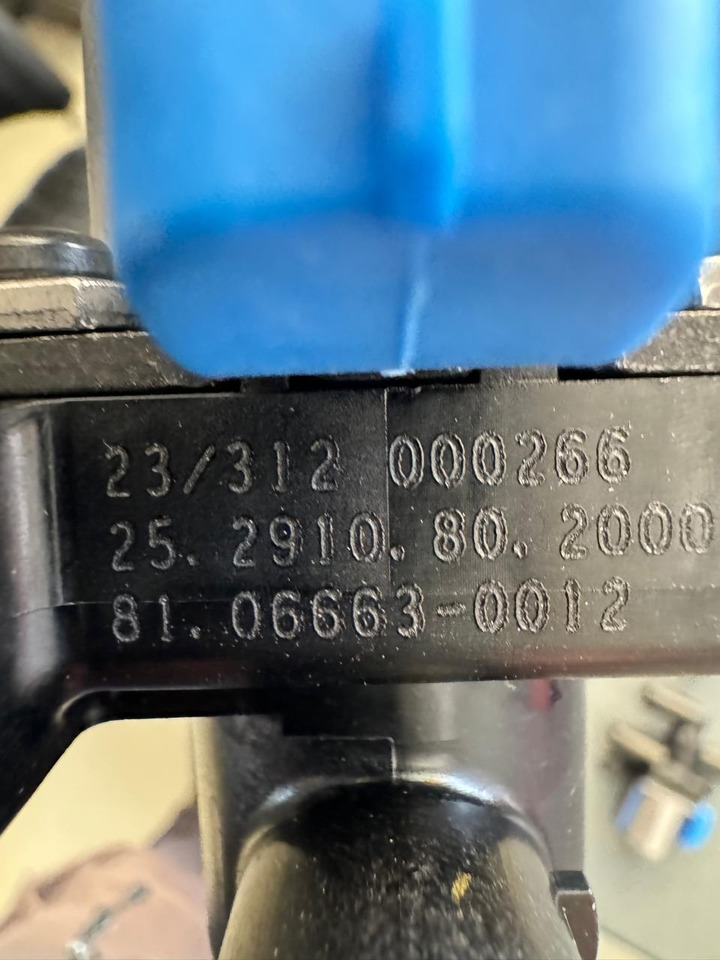 CABIN HEATER WATER VALVE MAN TGS - التدفئة / التهوية: صور 2 CABIN HEATER WATER VALVE MAN TGS - التدفئة / التهوية: صور 2