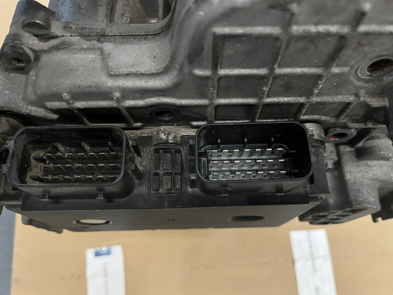 TRANSMISSION POSITIONER SHIFTING CYLINDER WITH CONTROL MODULE G211-12-ACTROS MP4 - علبة التروس و قطع الغيار - شاحنة: صور 5 TRANSMISSION POSITIONER SHIFTING CYLINDER WITH CONTROL MODULE G211-12-ACTROS MP4 - علبة التروس و قطع الغيار - شاحنة: صور 5