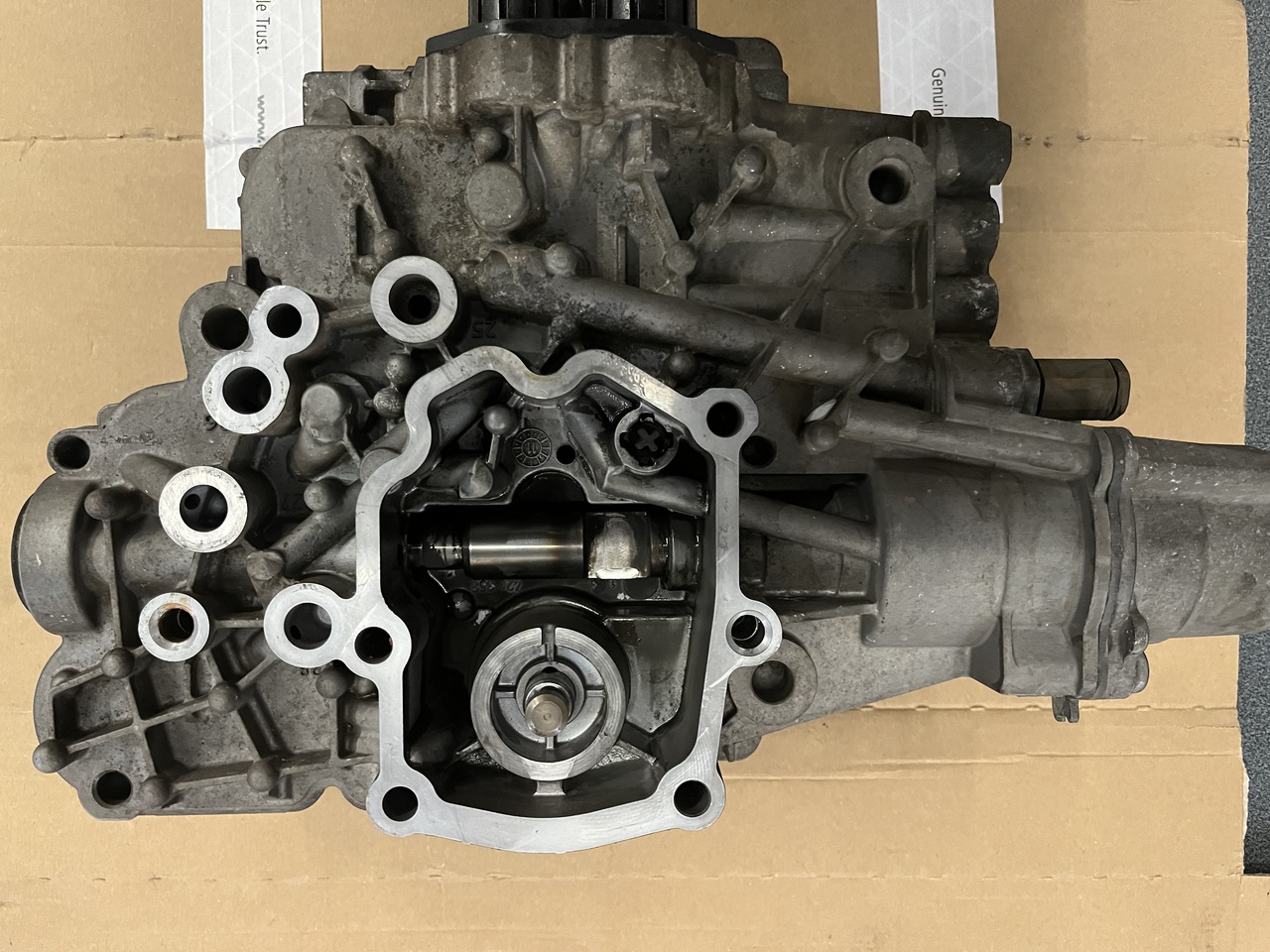 TRANSMISSION POSITIONER SHIFTING CYLINDER WITH CONTROL MODULE G211-12-ACTROS MP4 - علبة التروس و قطع الغيار - شاحنة: صور 4 TRANSMISSION POSITIONER SHIFTING CYLINDER WITH CONTROL MODULE G211-12-ACTROS MP4 - علبة التروس و قطع الغيار - شاحنة: صور 4