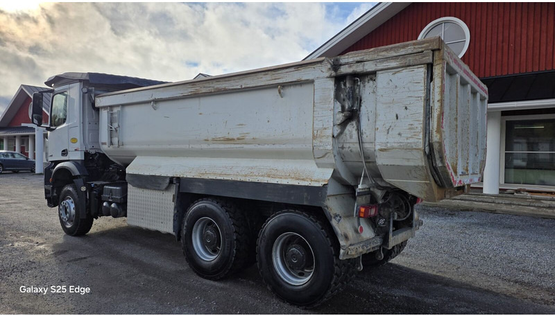 Mercedes-Benz 3558 6x4 2022 ONLY 113 tkm - قلابات: صور 5 Mercedes-Benz 3558 6x4 2022 ONLY 113 tkm - قلابات: صور 5