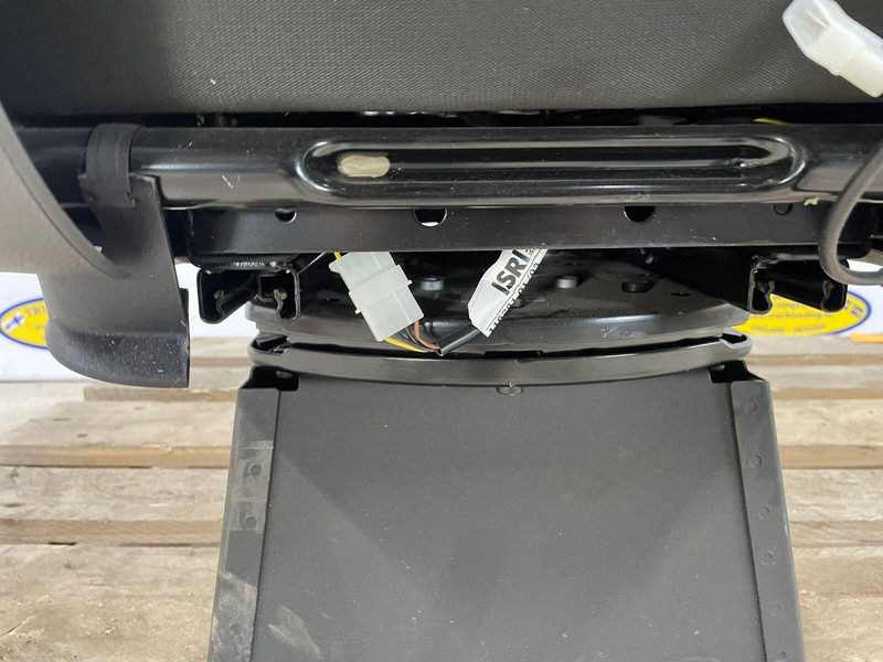 Volvo FH - مقاعد السيارات: صور 4 Volvo FH - مقاعد السيارات: صور 4