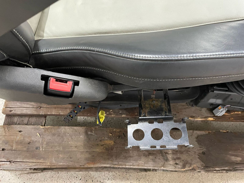 Volvo FH - مقاعد السيارات: صور 5 Volvo FH - مقاعد السيارات: صور 5