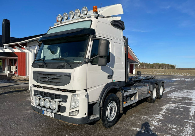Volvo FM460 6X4 KOUKKUAUTO - شاحنة ذات الخطاف: صور 3 Volvo FM460 6X4 KOUKKUAUTO - شاحنة ذات الخطاف: صور 3