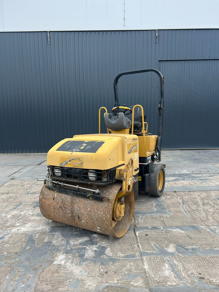 CATERPILLAR CB-225E - مدحلة: صور 1 CATERPILLAR CB-225E - مدحلة: صور 1