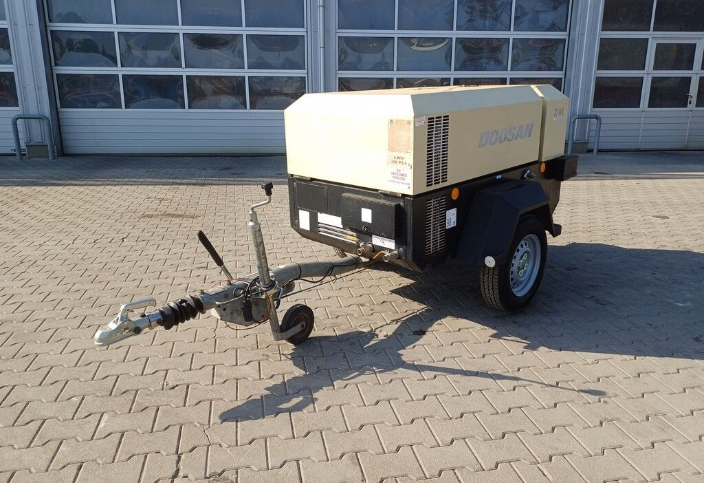 Doosan 741 - ضاغط الهواء: صور 1 Doosan 741 - ضاغط الهواء: صور 1