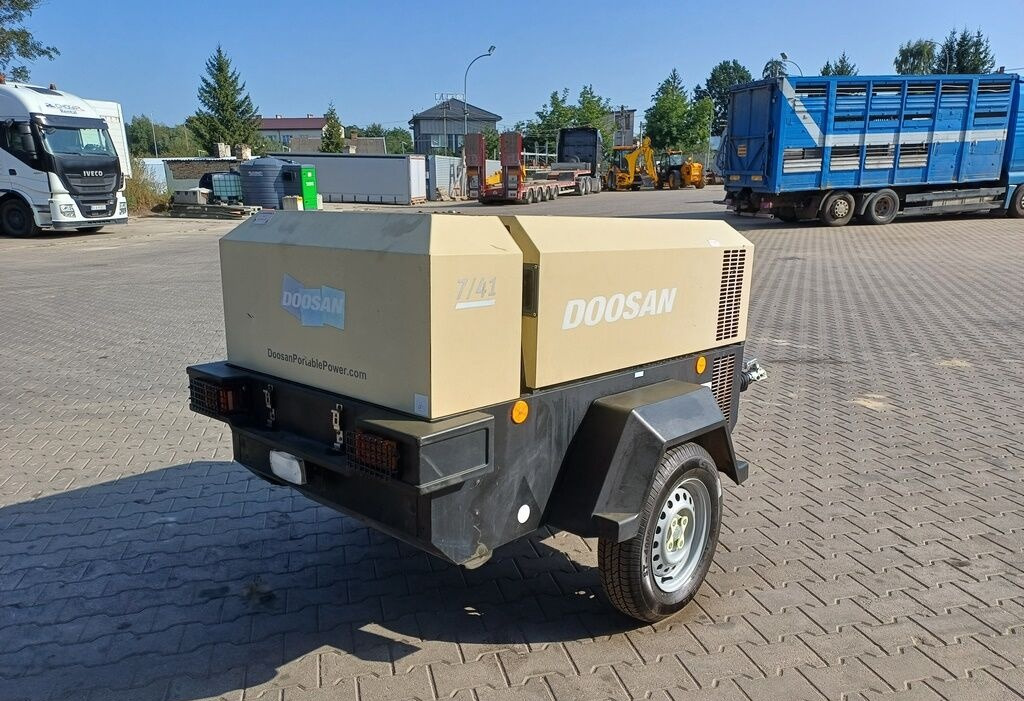 Doosan 741 - ضاغط الهواء: صور 4 Doosan 741 - ضاغط الهواء: صور 4