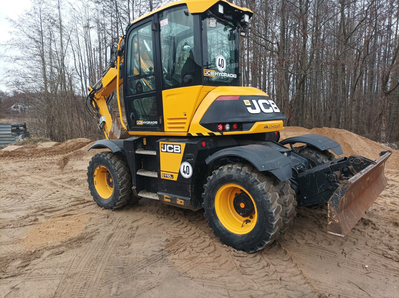 JCB HD110WT T4F - حفارة مصغرة: صور 1 JCB HD110WT T4F - حفارة مصغرة: صور 1
