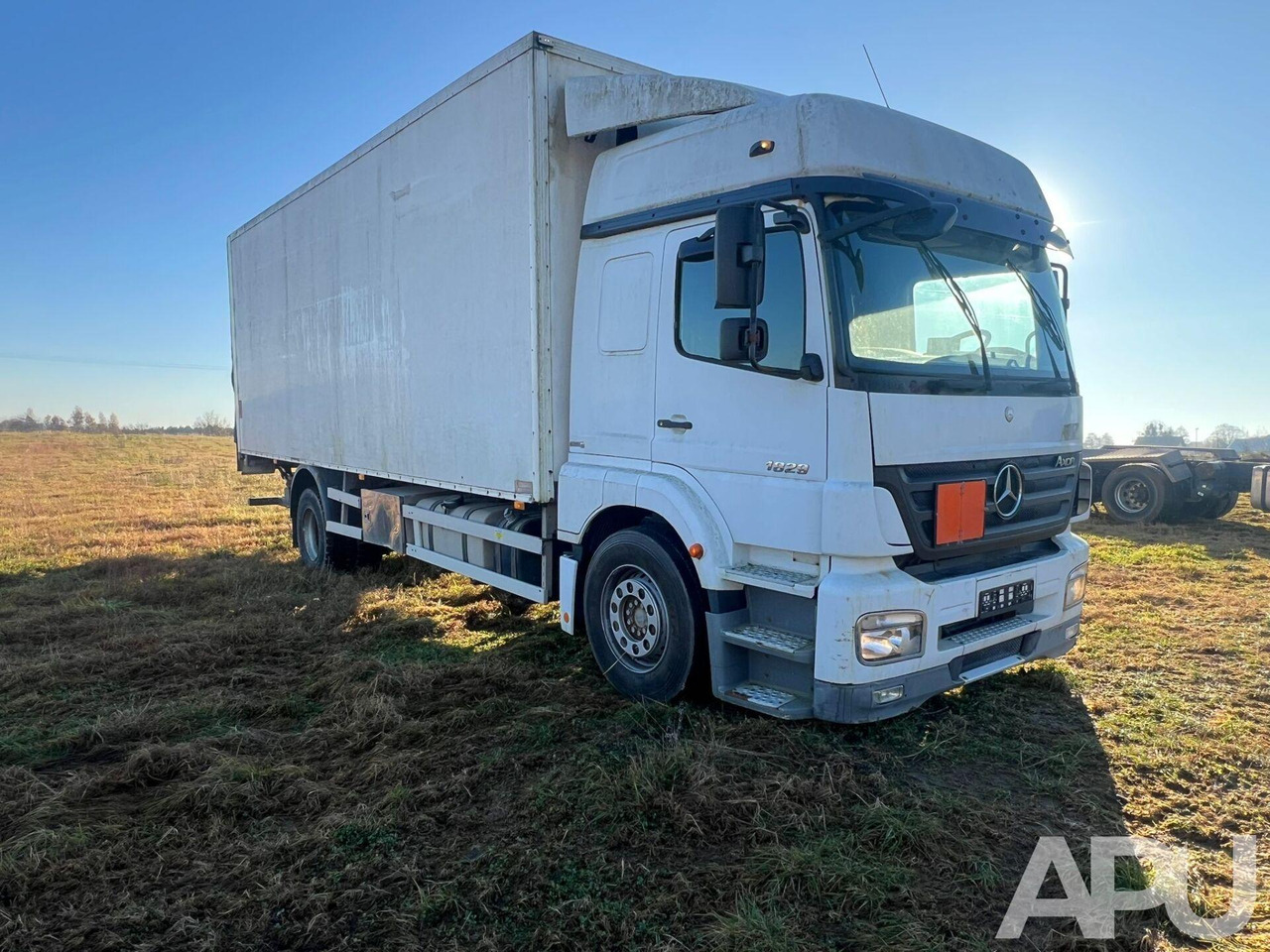Mercedes-Benz Axor 1829 - بصندوق مغلق شاحنة: صور 3 Mercedes-Benz Axor 1829 - بصندوق مغلق شاحنة: صور 3